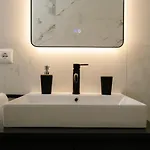 Apartamento Urban Serenity Skyline View 1 Tirana